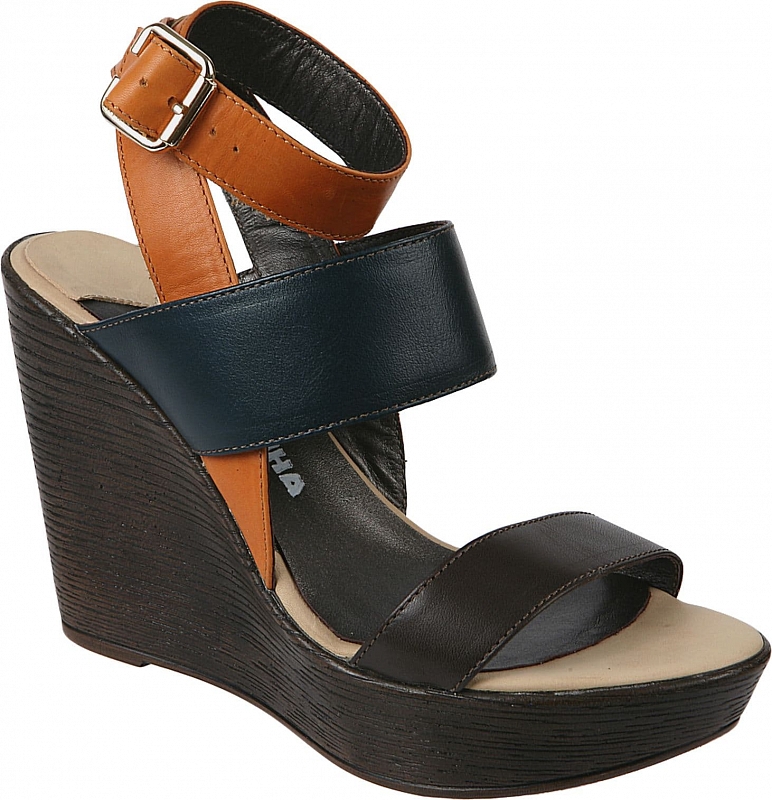 Ralf Ringer Style 719001ЗК Весна-Лето 2015 Ralf Ringer Style 719001ЗК Весна-Лето 2015Босоножки<br><br><br>Цвет: Оранжевый<br>Размер RU: 39<br>Пол: Женский<br>Возраст: Взрослый<br>Сезон: Лето<br>Материал верха: Кожа<br>Материал подкладки: Кожа<br>Материал подошвы: ТЭП