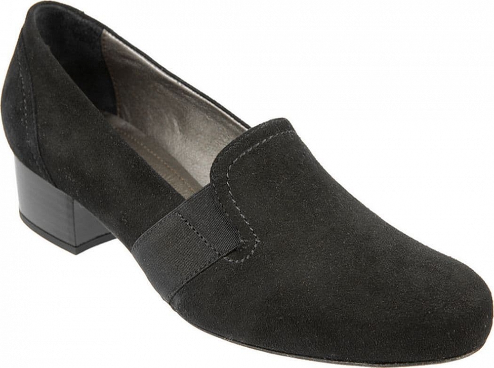 Ralf Ringer Lady Grand 977104ЧВ Весна-Лето 2015 Ralf Ringer Lady Grand 977104ЧВ Весна-Лето 2015Туфли<br>Классические женские полуботинки из велюра могут стать незаменимой деталью Вашего гардероба. Представленная модель рассчитана на полную ...<br><br>Цвет: Черный<br>Размер RU: 38<br>Пол: Женский<br>Возраст: Взрослый<br>Сезон: Деми<br>Материал верха: Велюр<br>Материал подкладки: Кожа<br>Материал подошвы: Каблук