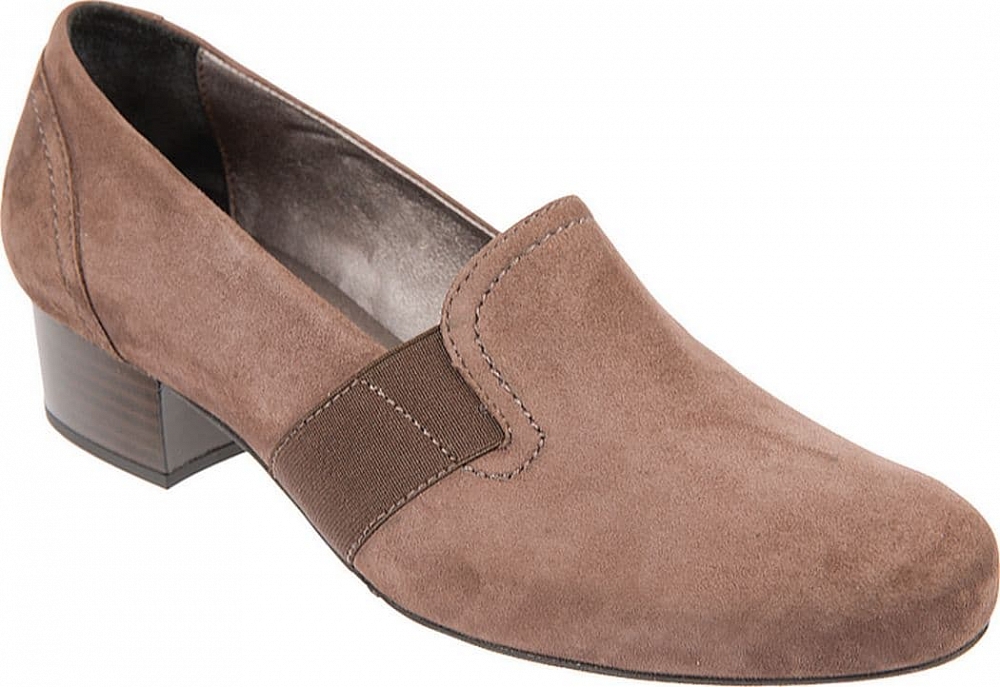 Ralf Ringer Lady Grand 977104КВ Весна-Лето 2015 Ralf Ringer Lady Grand 977104КВ Весна-Лето 2015Туфли<br>Полуботинки из мягкого велюра станут хорошим выбором для тех, кто ценит удобство и комфорт. Благодаря эластичным вставкам по бокам модель подойдет на полную ногу и станет незаменимой обувью для женщин всех возрастов. Полуботинки на небольшом устойчивом ка...<br><br>Цвет: Коричневый<br>Размер RU: 36<br>Пол: Женский<br>Возраст: Взрослый<br>Сезон: Деми<br>Материал верха: Велюр<br>Материал подкладки: Кожа<br>Материал подошвы: Каблук