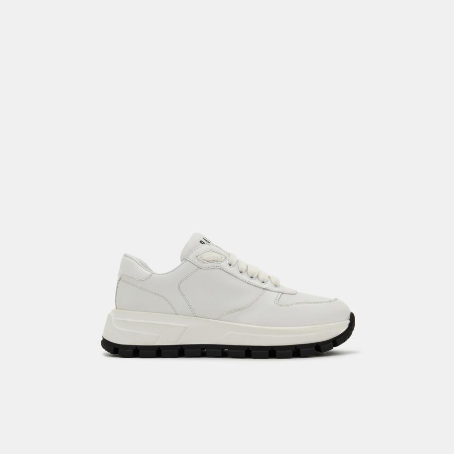 Кроссовки женские MOON 15490₽