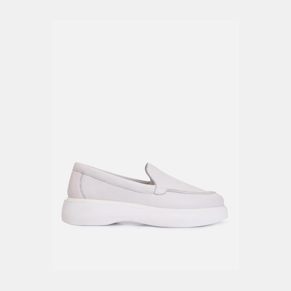 Лоферы женские LORA 10140₽