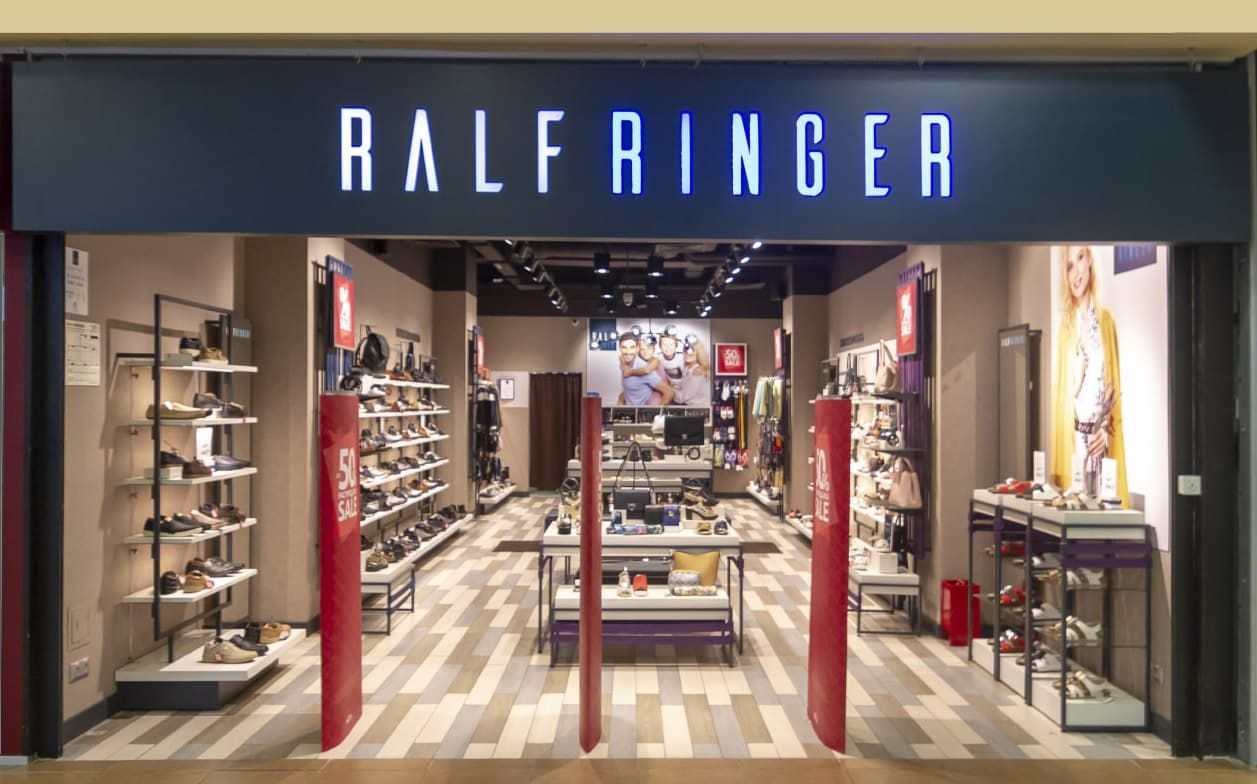 Мужская обувь магазин ральф. Самый большой магазин Ральф Рингер. Ralf Ringer Охотный ряд. Магазин обуви Ральф Рингер в Москве. Магазин Ральф.