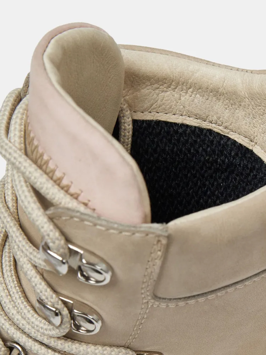 Ботинки женские САГА