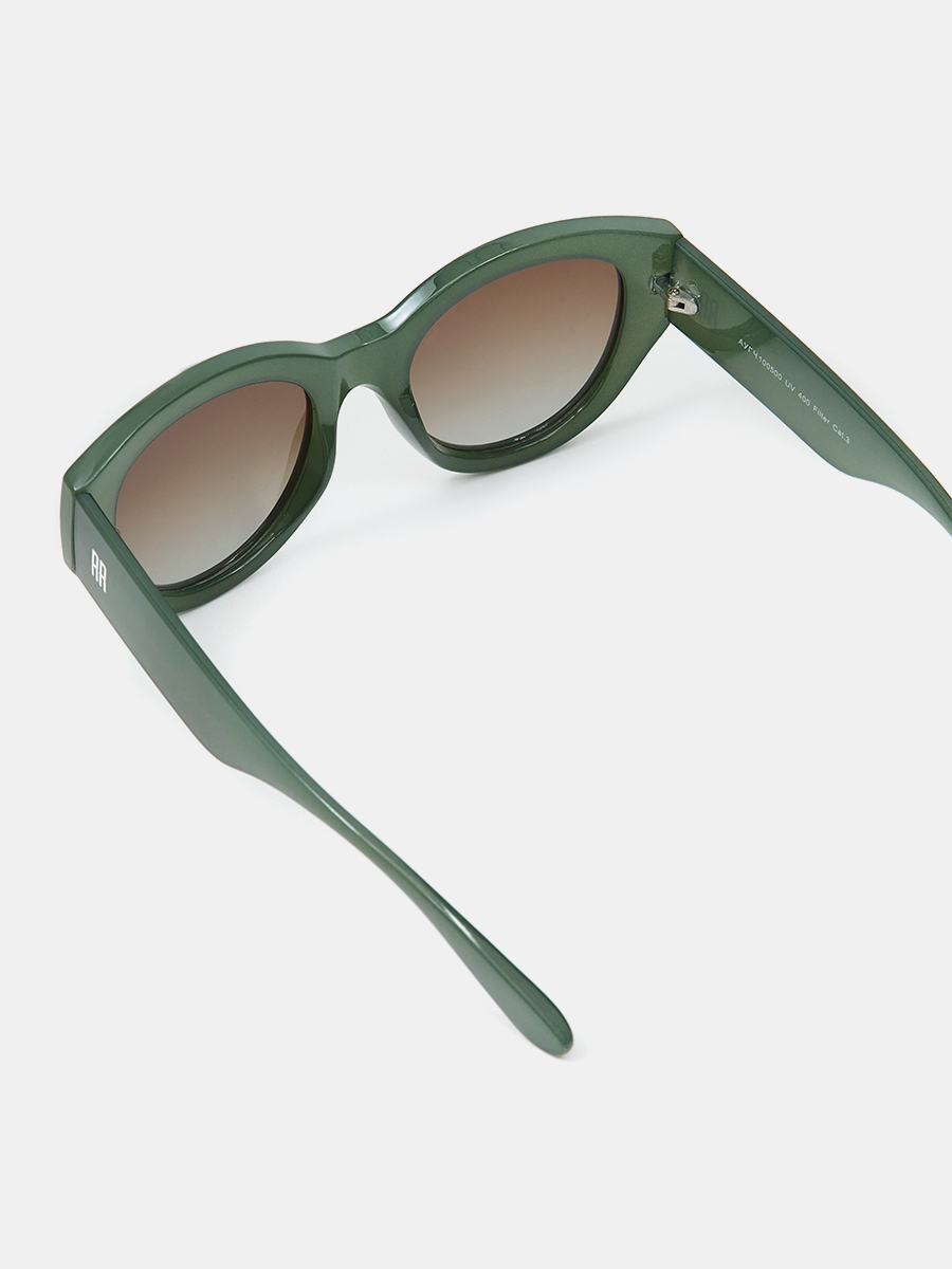 Солнцезащитные очки женские