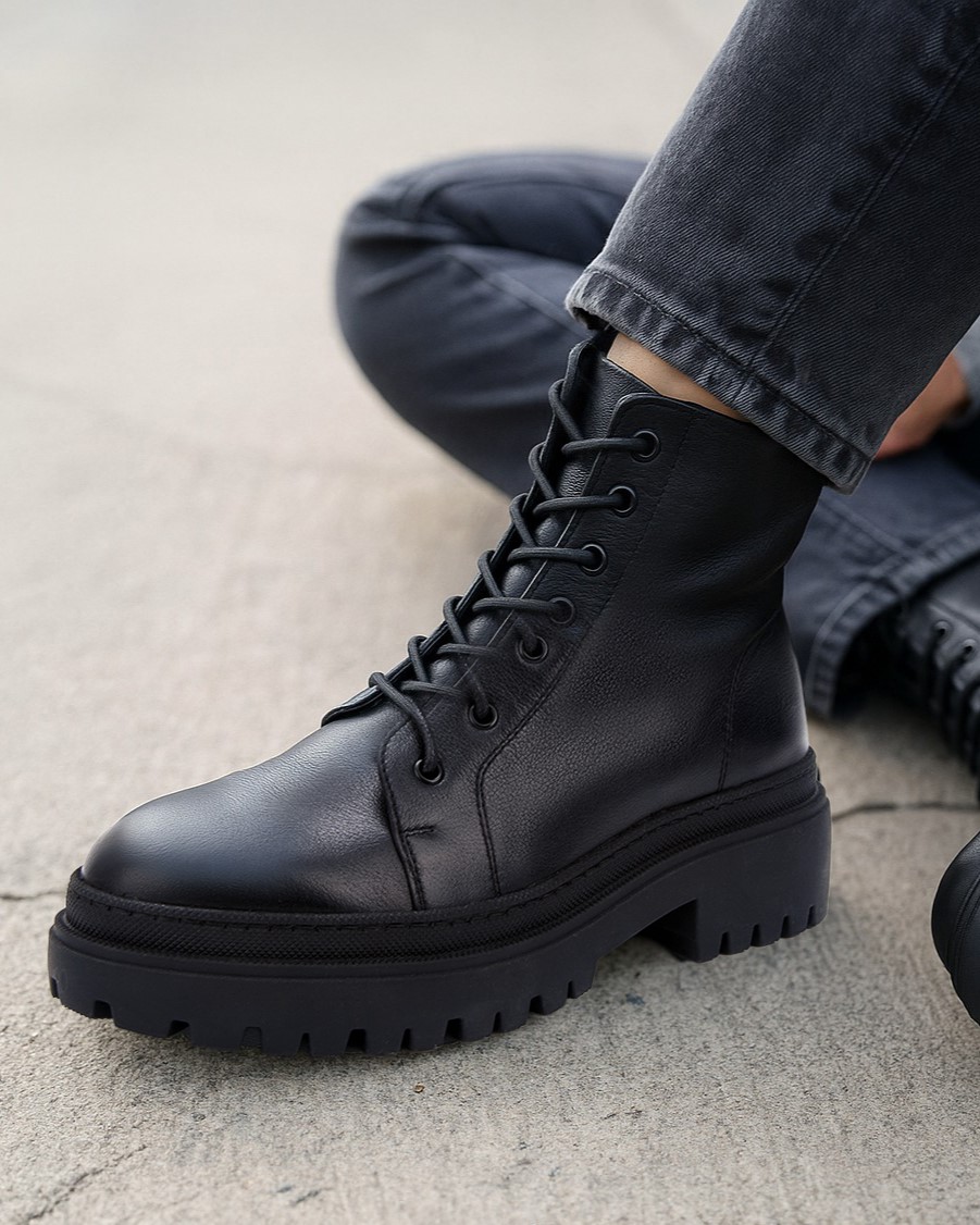 Ботинки женские LIVE