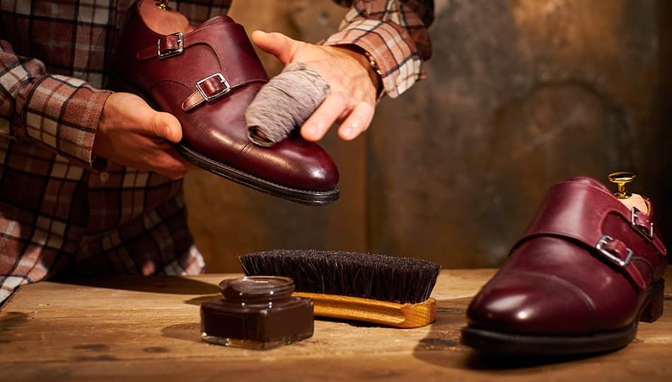 Как вывести пятна с обуви | Советы покупателю